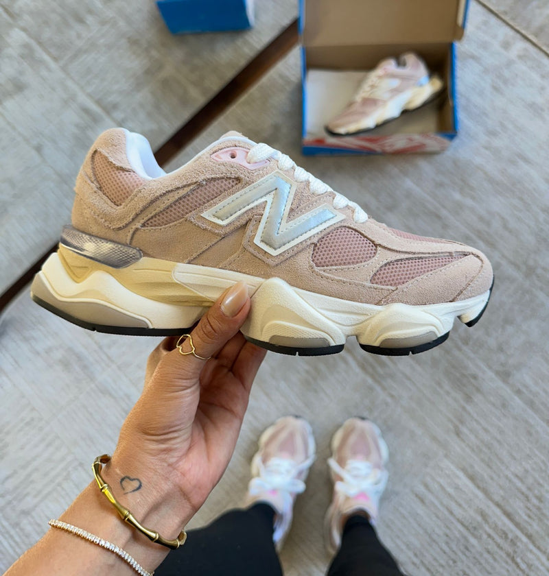 Tênis Feminino New Balance 9060 Premium