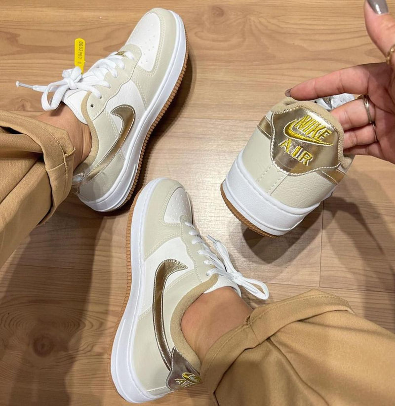 Tênis Nike Air Force Gold Premium Feminino