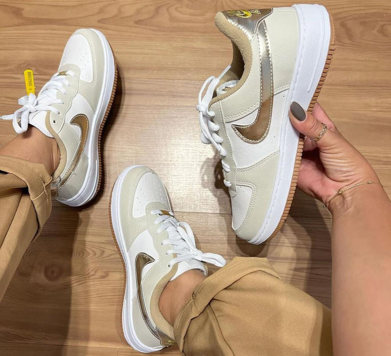 Tênis Nike Air Force Gold Premium Feminino