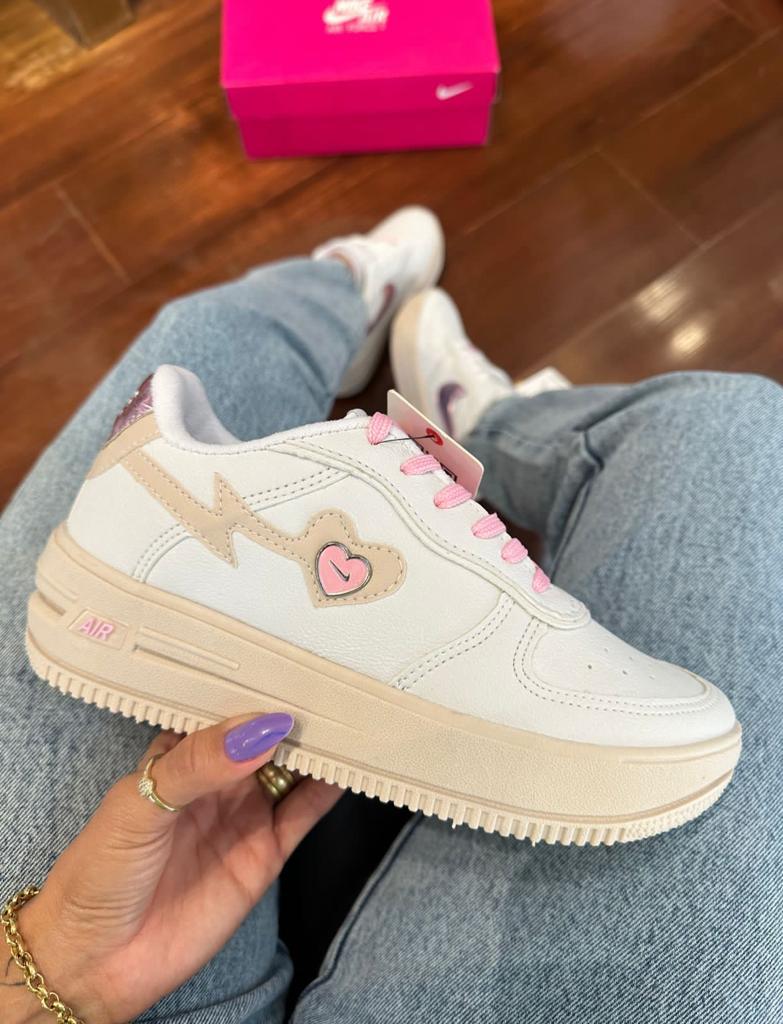 Tênis Nike Air Force Love Feminino