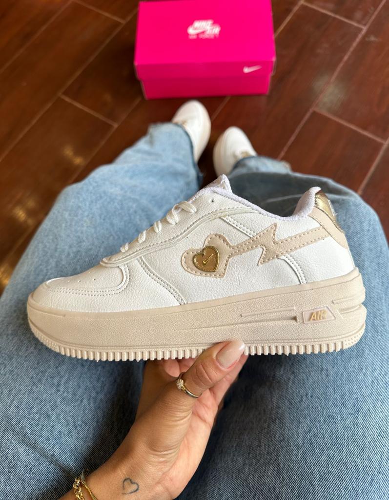 Tênis Nike Air Force Love Feminino