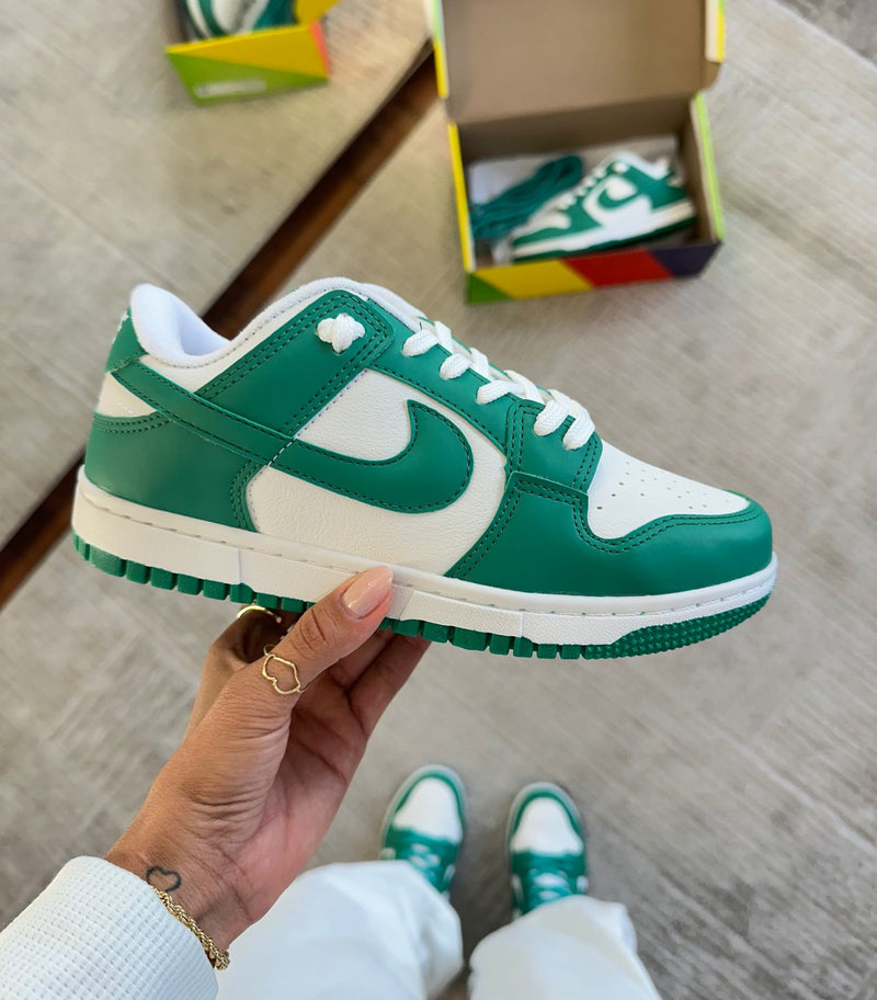 Tênis Nike Dunk Low Pro Verde Premium Feminino