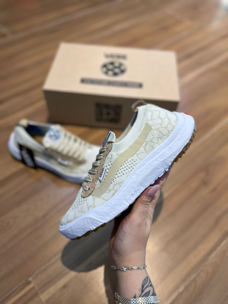 Tênis Vans Ultrarange Branco e Azul Premium Feminino